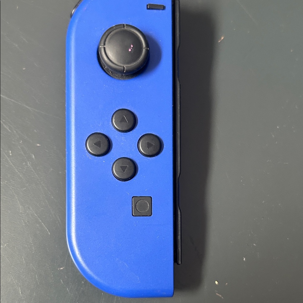 Nintendo Joy-Con Controllers - Blue and Yellow - Picture 5 of 6